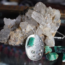 Load image into Gallery viewer, Emerald Unique necklace